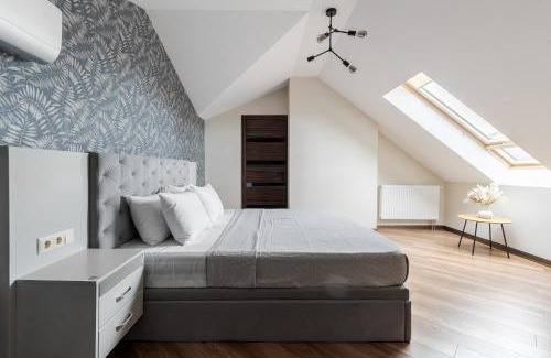 Lviv City Center Apartment | Inshi Apartments: Pet and Child Friendly on Hazova Street