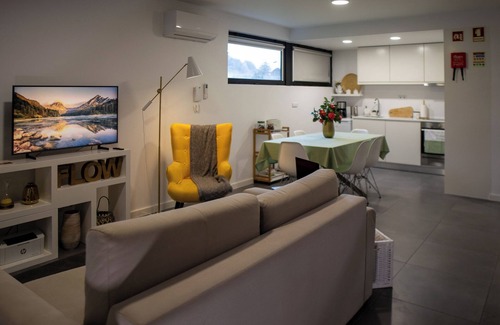 Furnas House | Newly Built InSide Furnas with Ocean View & Breakfast