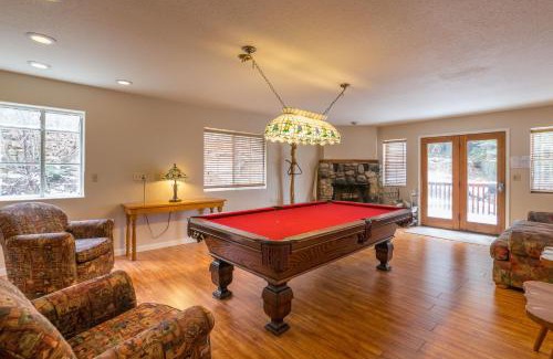 Yosemite West House | Explore Yosemite's Winter Wonderland with Family-Friendly Amenities