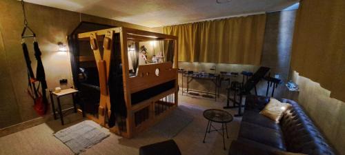 Douzens Hotel | Insinuances