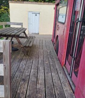 Saint-Philbert-sur-Risle Bed & Breakfast | Discover the Unique Buckinghambus with Oceanfront Views