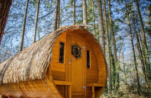 Epiniac Bed & Breakfast | Unique Treehouse Retreat at Les Ormes, Epiniac - 8.3/10