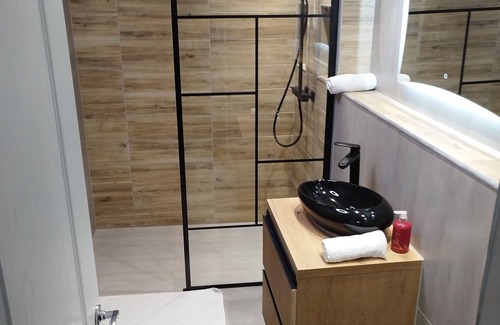Drobeta-Turnu Severin Apartment | Modern Studio Near City Center: Stylish and Inviting Stay
