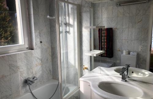 Locarno House | Elegant Inspiration Above the Lake - Pet and Child Friendly