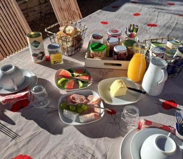 Saint-Loup-Geanges Bed & Breakfast | Inspirations - Chambres d'hôtes: Pet-Friendly Retreat