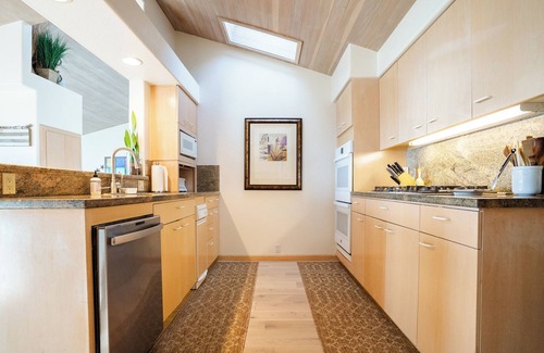 Sea Ranch House | Oceanfront Retreat: Unmatched Views and Top Amenities