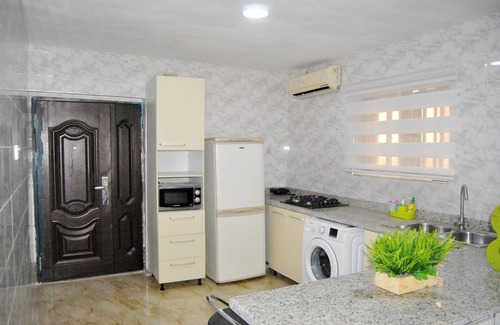 Surulere House | Family-Friendly Getaway at Inspiredspaces C1 with Kitchen