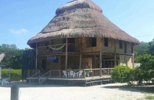 Bocachica Cabin | Inviting Beachfront Haven for Families and Relaxation