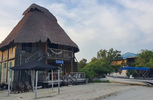Bocachica Cabin | Inviting Beachfront Haven for Families and Relaxation