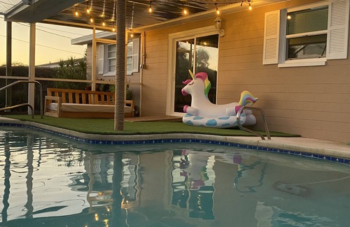 Breakers House | Insta-Worthy Beach House with Pool, Steps from No-Drive Beach