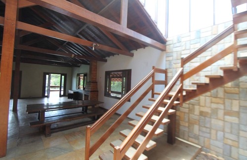 Santos Dumont House | Inviting Decorated House with Pool & Pet-Friendly Amenities