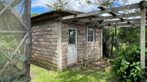 Parque Eldorado 1 Cabin | Pet-Friendly Getaway at Instituto Bugio Ruivo - Rated 8.8