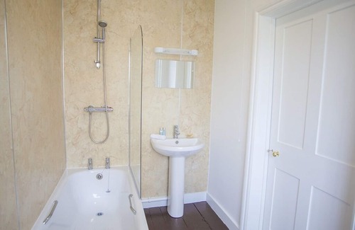 Instow Bed & Breakfast | Explore Instow Barton: Perfect Breakfast & 10/10 Guest Rating