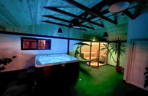 Cristian House | Unforgettable Stay at Insula Christiana with Pool & Hot Tub