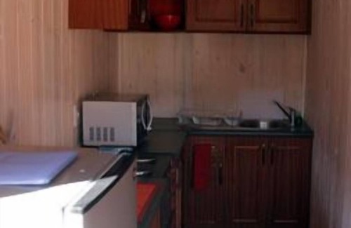 Maanhaarand Ski Chalet | Pet-Friendly Escape at Intaba Thulile with Pool & Breakfast