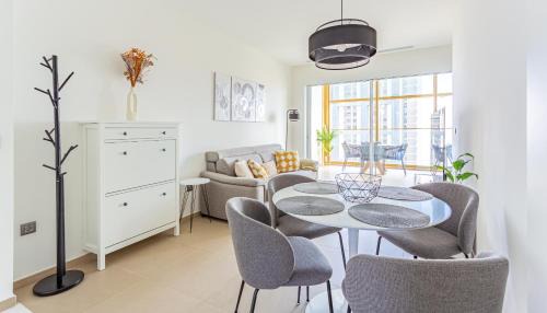 Cala Apartment | Intempo Sky Apartments with Oceanfront Pool & Hot Tub