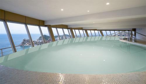 Cala Apartment | Elegant InTempo Sky View & Spa Resort with Oceanfront Pool