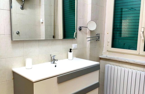 Terni Apartment | Interamna House, entire 97sqm apartment in the center of Terni, free parking