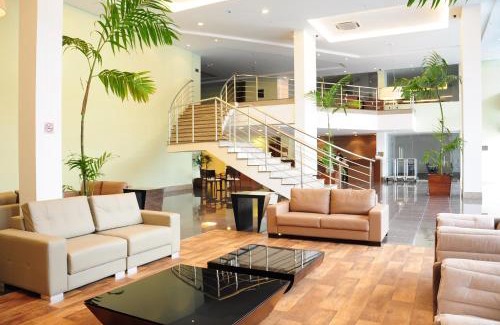 Adrianopolis Hotel | Discover Intercity Manaus: Pet-Friendly 4-Star Retreat