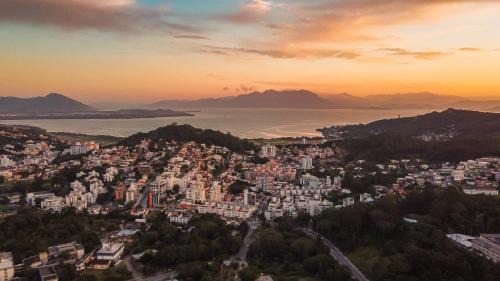Trindade Hotel | Modern Interclass Florianópolis: Family-Friendly Comfort Awaits