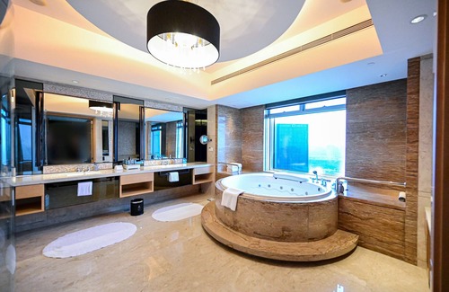 Nanhai Hotel | Experience InterContinental Foshan: 5-Star Luxury Awaits