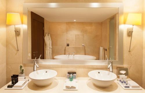 Sao Sebastiao da Pedreira Hotel | Elegance Awaits at InterContinental Lisbon, an IHG Hotel