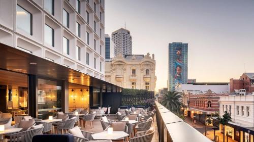 Perth Central Business District Hotel | Elegant InterContinental Perth City Centre: 5-Star Comfort