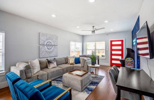 Greater East End House | Eco-Friendly Intergalactic Abode in East Downtown