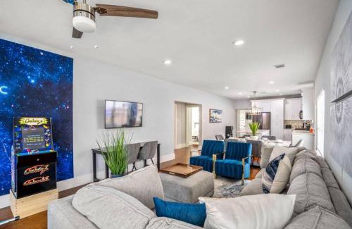 Greater East End House | Eco-Friendly Intergalactic Abode in East Downtown