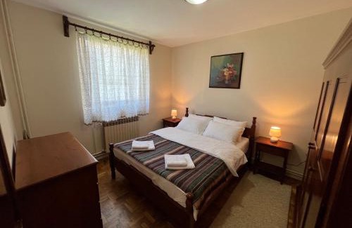 Paracin Villa | Pet-Friendly InterInn Villa with Hot Tub & High Guest Ratings