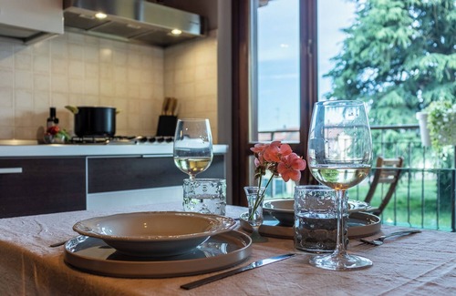 Somma Lombardo Apartment | INTERIOR 13 - Coffee, Wifi & 15 min to MXP - Cozy Apt with all the comforts