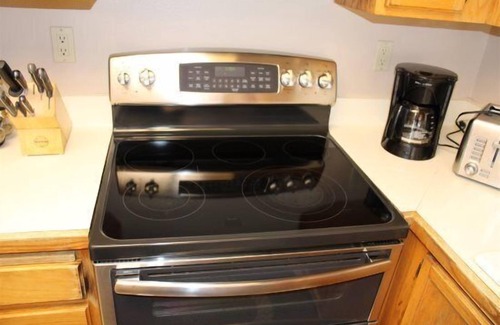 June Lake Condo | Discover Interlaken #10: 3BR Loft with Family-Friendly Amenities