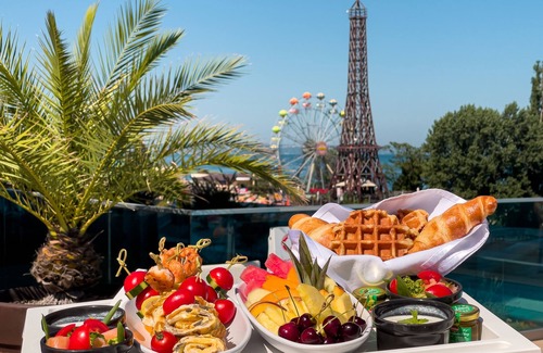 Golden Sands Hotel | Elegant INTERNATIONAL Hotel Casino & Tower Suites Awaits You