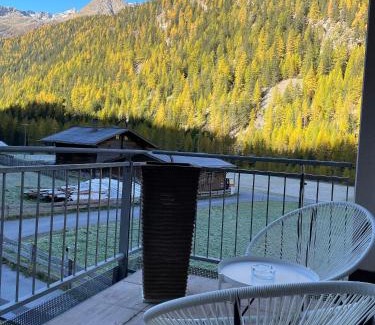 Zwieselstein Apartment | Family-Friendly International House Sölden Apartment for 4