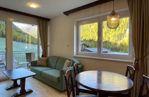 Zwieselstein Apartment | Family-Friendly International House Sölden Apartment for 4
