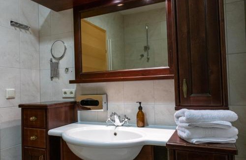 Zwieselstein Apartment | Relaxing Retreat at International House Sölden with Hot Tub