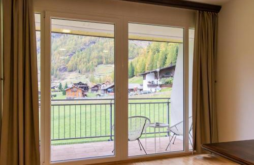 Zwieselstein Apartment | Cozy International House Sölden Apartment with Balcony