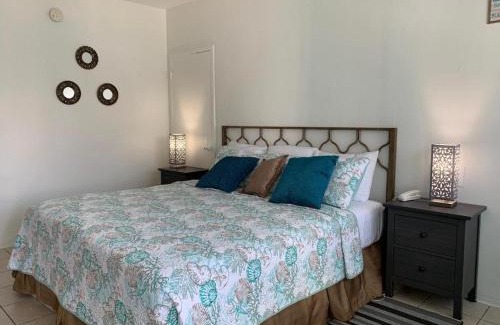 North Beach Hotel | Family-Friendly International Inn on the Bay with Pool Access