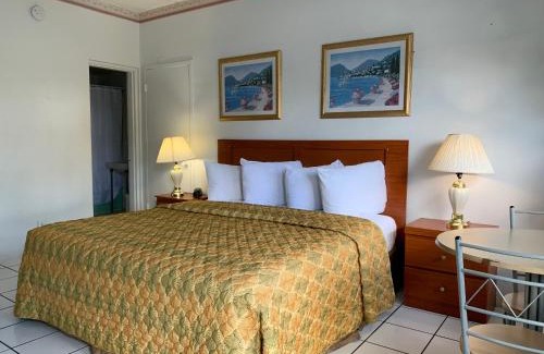North Beach Hotel | Family-Friendly International Inn on the Bay with Pool Access
