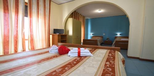 Mondragone Hotel | Seaside Getaway at International Resort with Ocean Views