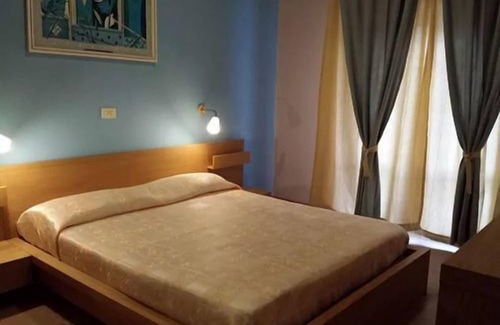 Mondragone Hotel | Relaxing International Resort with Pool and Spa Amenities