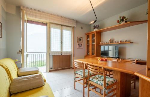Clusane Apartment | Inviting Interno 18: Family-Friendly Retreat Awaits You
