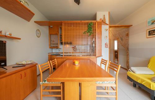 Clusane Apartment | Inviting Interno 18: Family-Friendly Retreat Awaits You