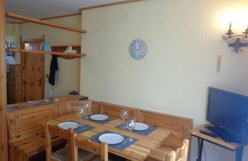Villaggio al Pino Apartment | Cozy Mountain-Style Apartment - Pet & Child Friendly Stay