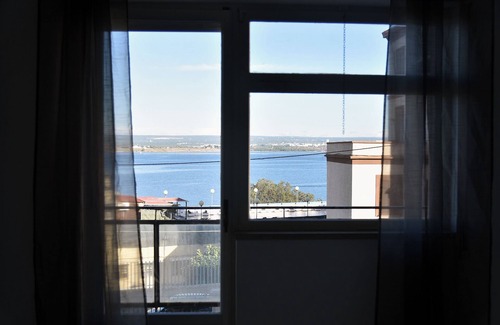 Taranto Apartment | Central Apartment with Kitchen Access and City Views