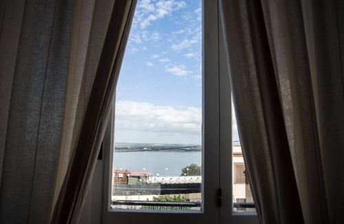 Taranto Apartment | Central Apartment with Kitchen Access and City Views