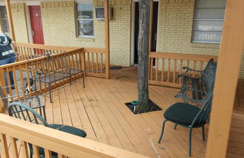 Wills Point Hotel | Budget-Friendly Interstate Motel: Pet and Child Friendly