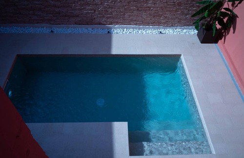 Stadera Condo | Intimacy of a private apartment but hotel-like amenities