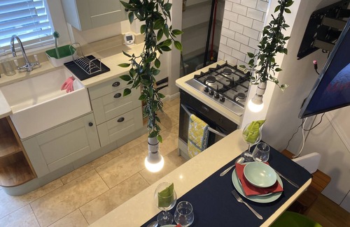 West Thornton House | Cozy 1-Bedroom Sanctuary with Spa in Central London