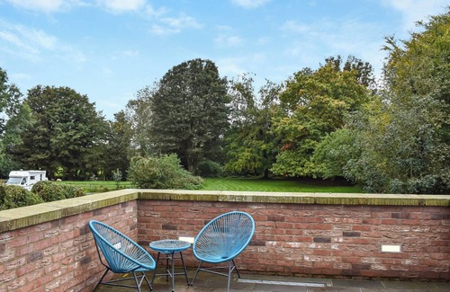 Thirsk Cottage | Cozy Couples Retreat: Ideal Getaway with Breakfast & Kitchen